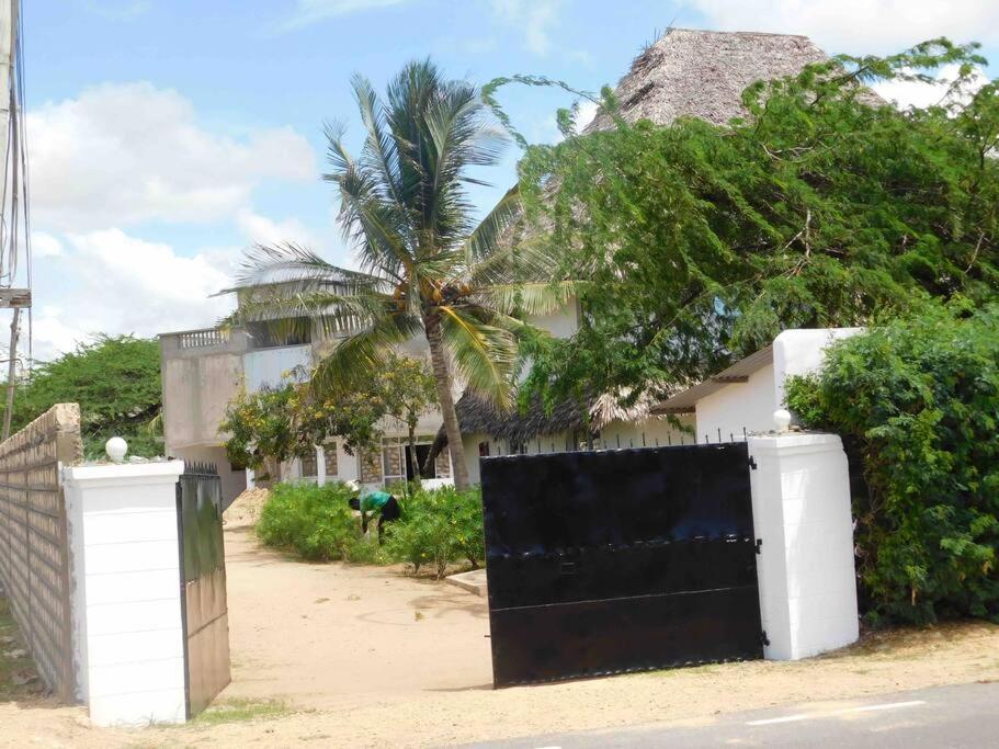 Holiday Home In Malindi Mambrui 외부 사진